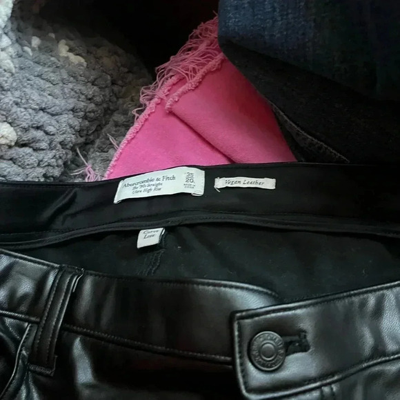 Abercrombie and Fitch the 90 straight ultra high rise 
Curve love
L - Picture 2 of 5